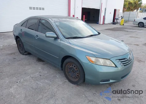 2007 Toyota Camry Le z USA, uszkodzony, nr VIN 4T1BE46K07U618279